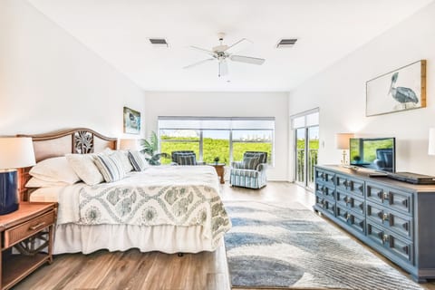 Mariner's Pointe #401