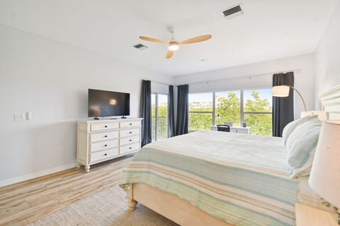 Mariner's Pointe #402