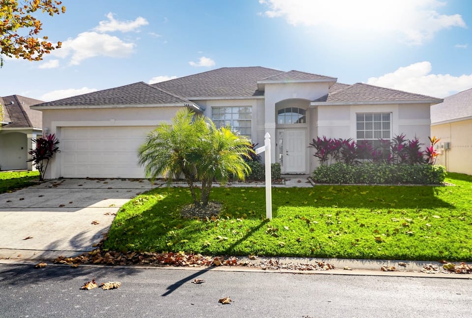 Grand Luxury Deluxe 4BR Pool Home near Disney image 1