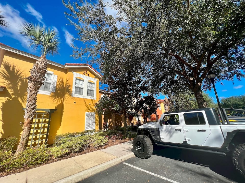 Grand Superior 3BD Townhouse near Disney image 1