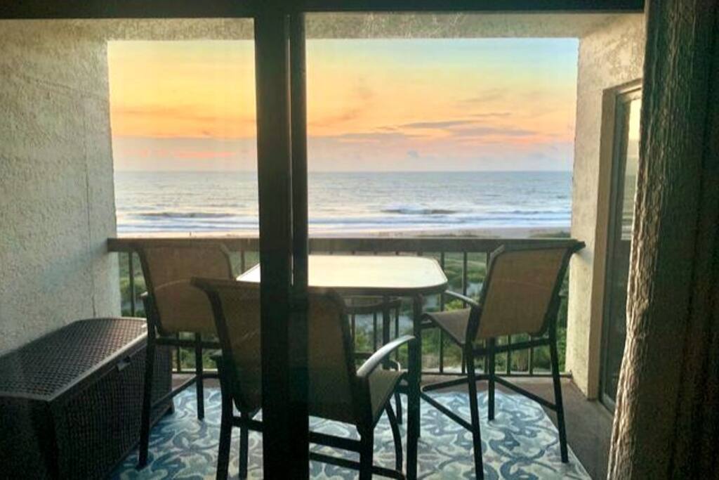 beach-front-2-pools-balcony/