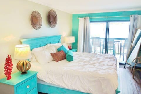 Beach Front 2 Pools Balcony