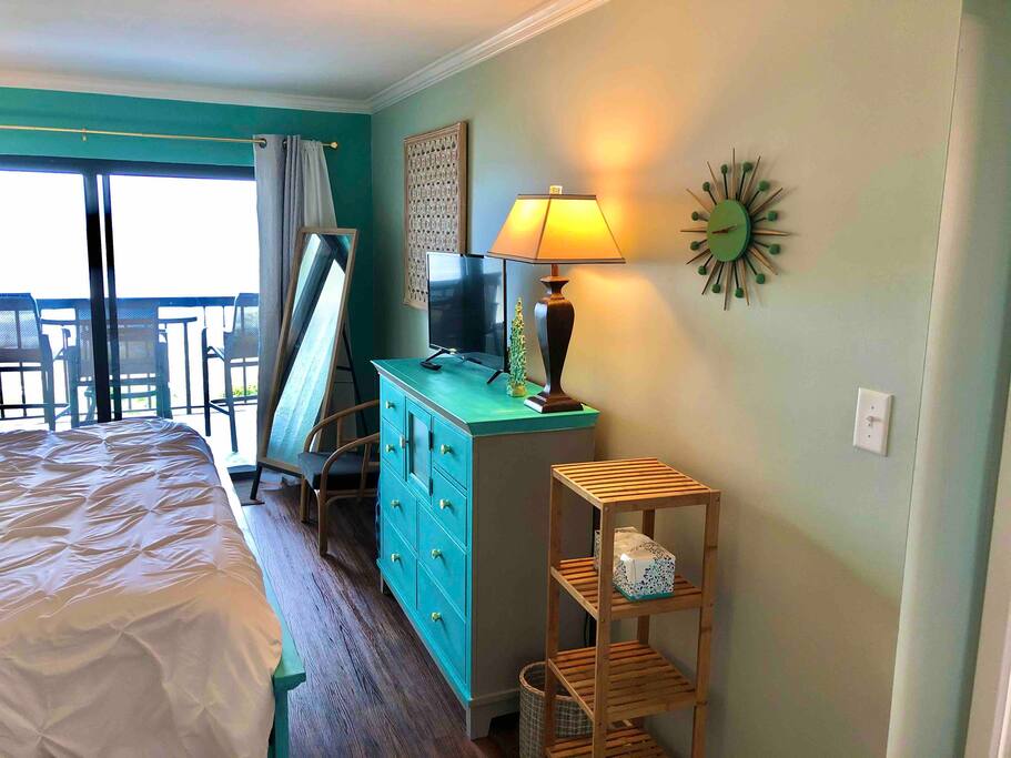 beach-front-2-pools-balcony/