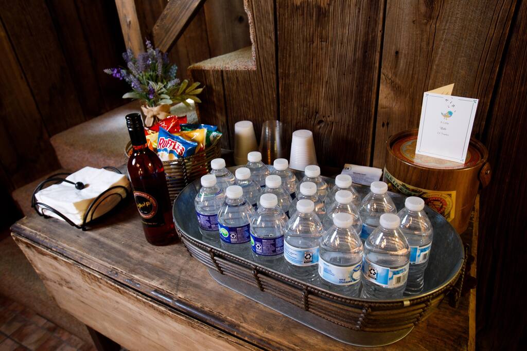 nature-lover's-delight-or-kitchen-or-cozy-fireplace/