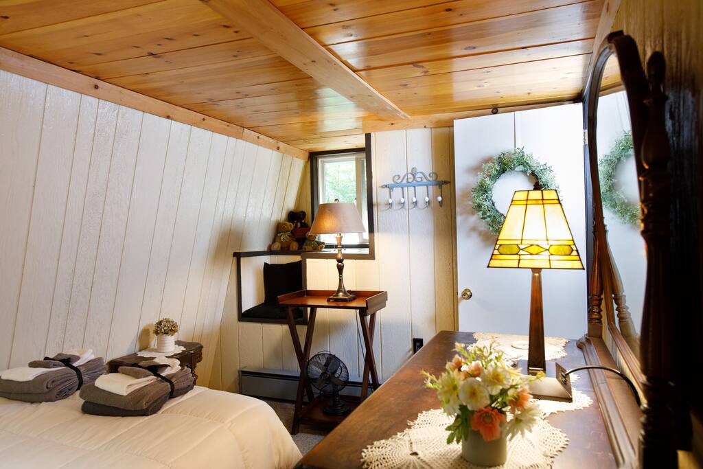 nature-lover's-delight-or-kitchen-or-cozy-fireplace/