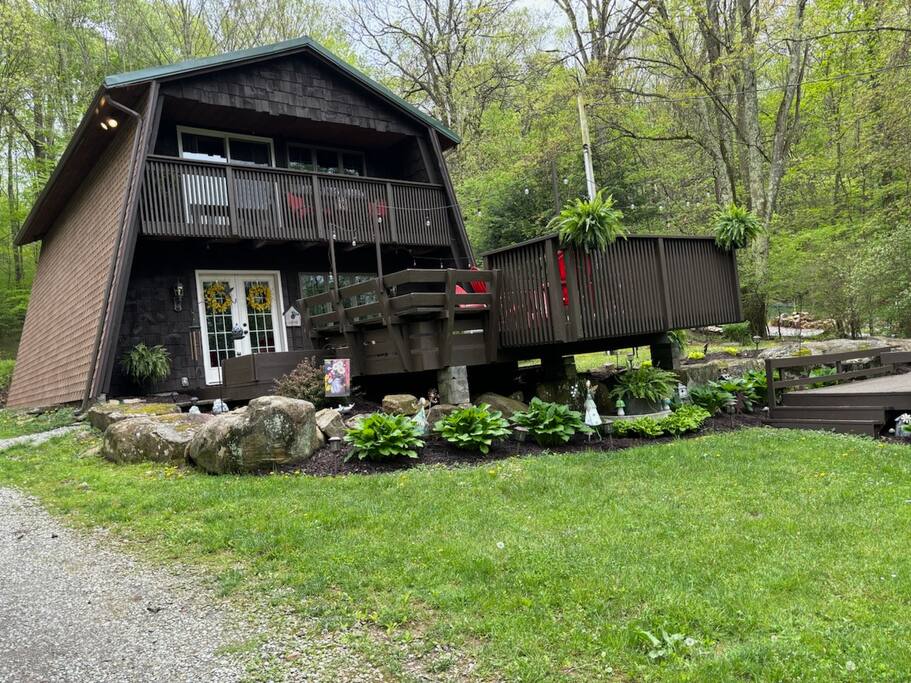 nature-lover's-delight-or-kitchen-or-cozy-fireplace/