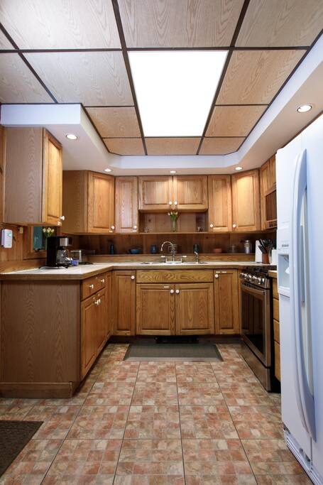 nature-lover's-delight-or-kitchen-or-cozy-fireplace/