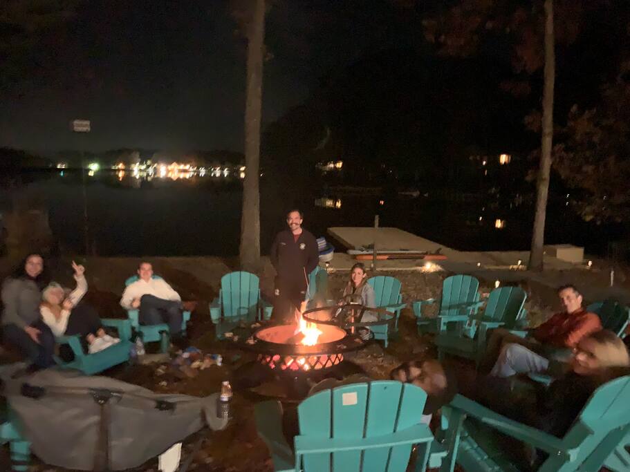 lakeview-hideaway.-large-lakefront-home./