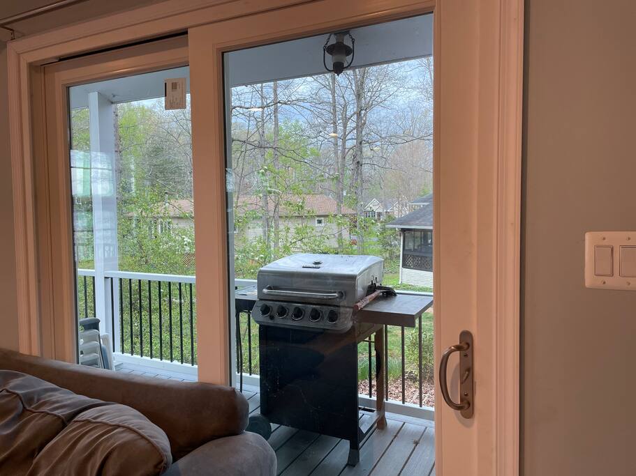 paradise-found:-lakefront-home-in-locust-grove/