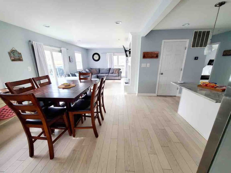 paradise-found:-lakefront-home-in-locust-grove/