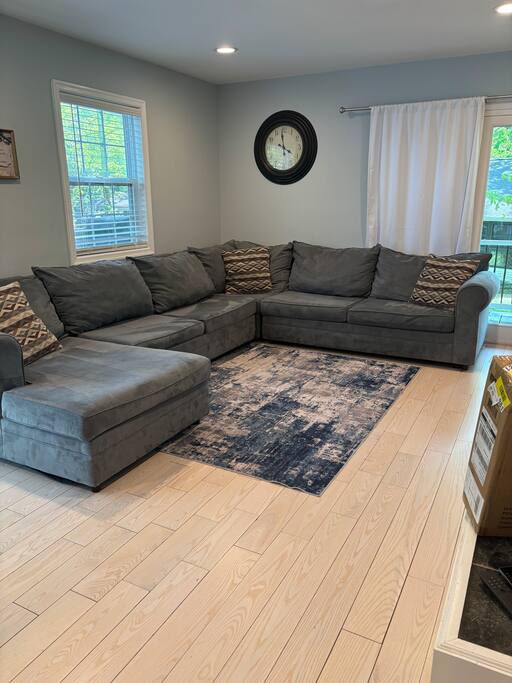 paradise-found:-lakefront-home-in-locust-grove/