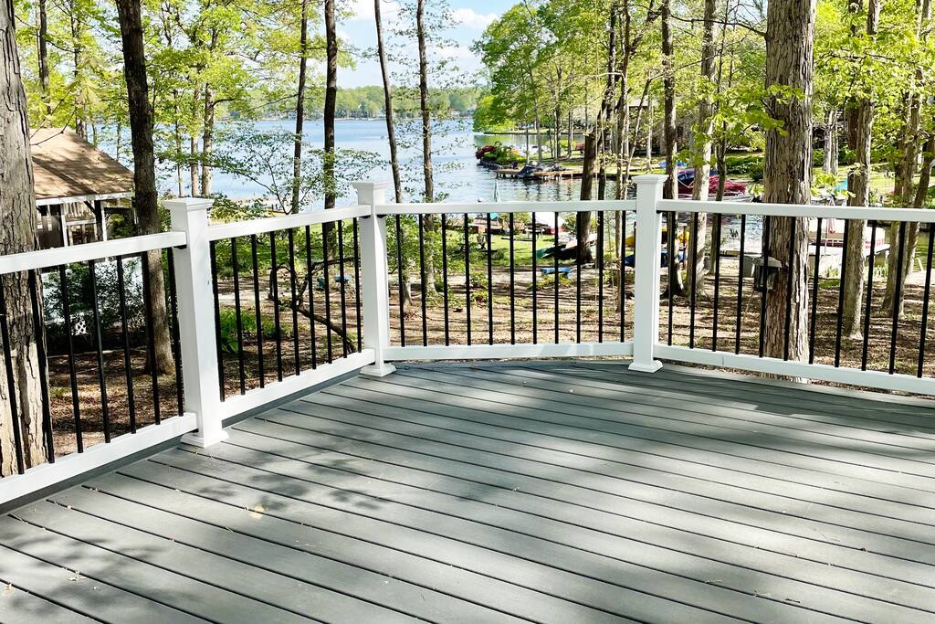 paradise-found:-lakefront-home-in-locust-grove/