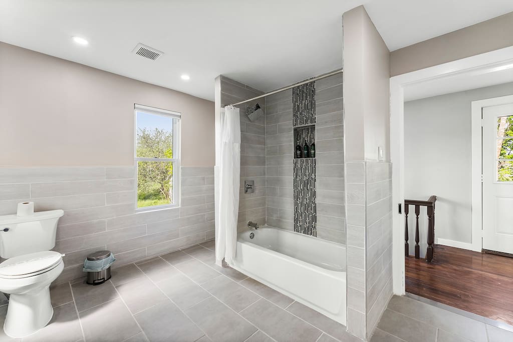 pet-friendly-or-exclusive!-modern-farm-house/