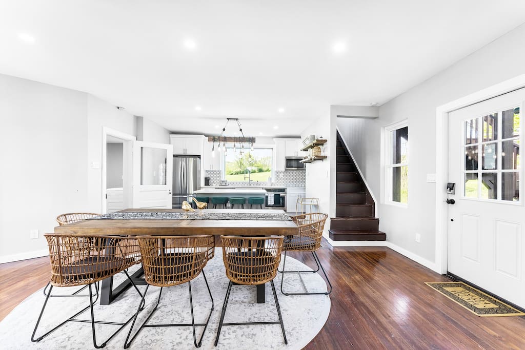 pet-friendly-or-exclusive!-modern-farm-house/