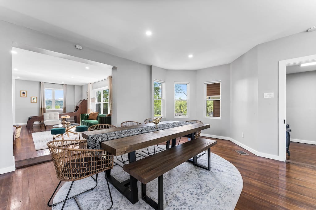 pet-friendly-or-exclusive!-modern-farm-house/