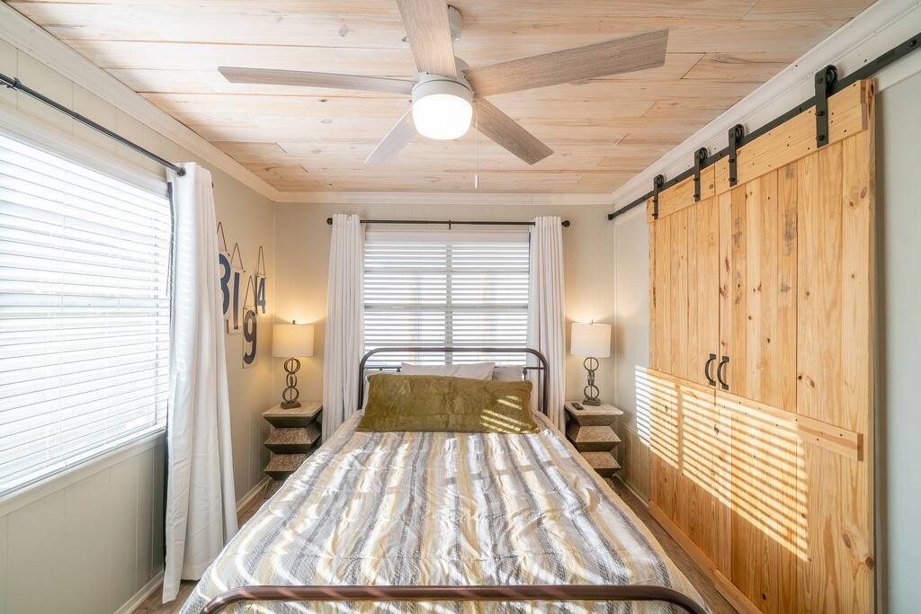 trendy-pet-friendly-house-w-patio-near-lake-lbj/