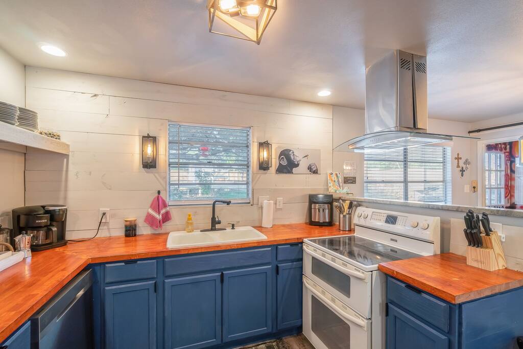 trendy-pet-friendly-house-w-patio-near-lake-lbj/