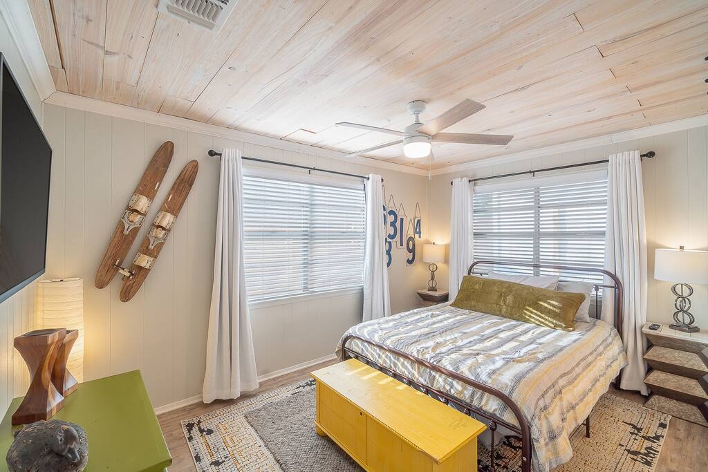 trendy-pet-friendly-house-w-patio-near-lake-lbj/