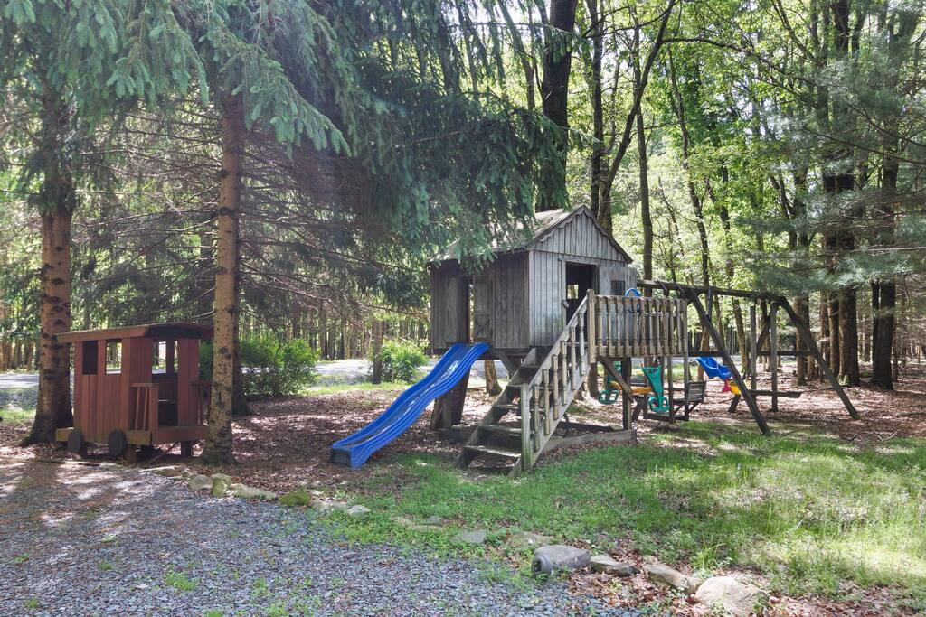 zen-escape-or-game-room-or-hot-tub/