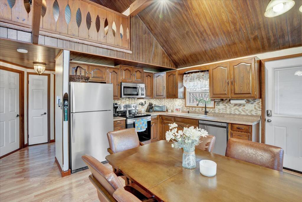 zen-escape-or-game-room-or-hot-tub/