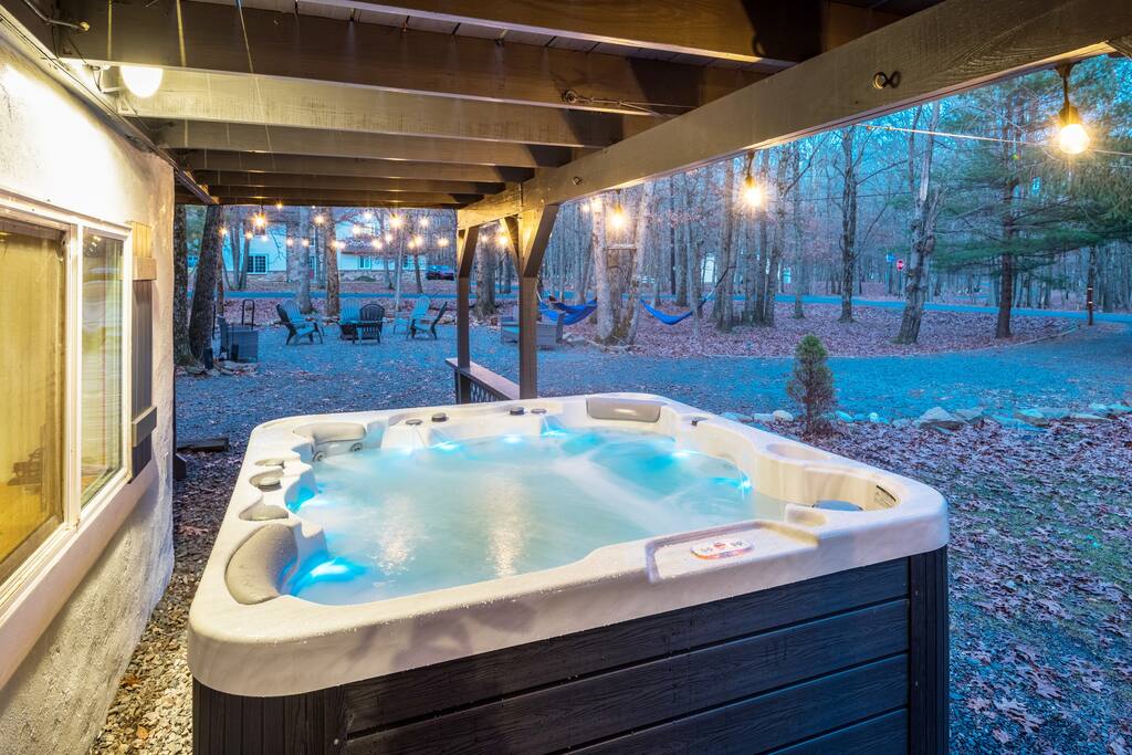 zen-escape-or-game-room-or-hot-tub/