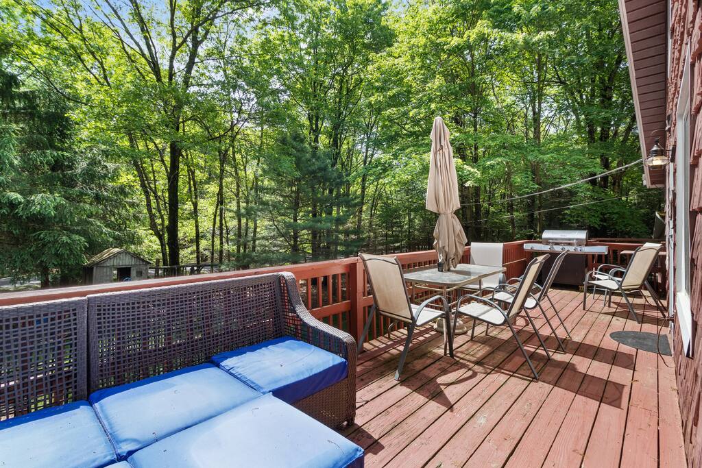 zen-escape-or-game-room-or-hot-tub/