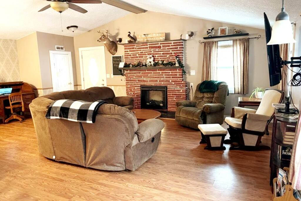 rustic-hogback-hideaway-or-fire-pit-or-grill/