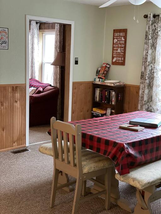 rustic-hogback-lodge-or-nature's-tranquility/