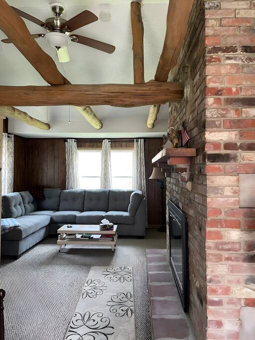 rustic-hogback-lodge-or-nature's-tranquility/