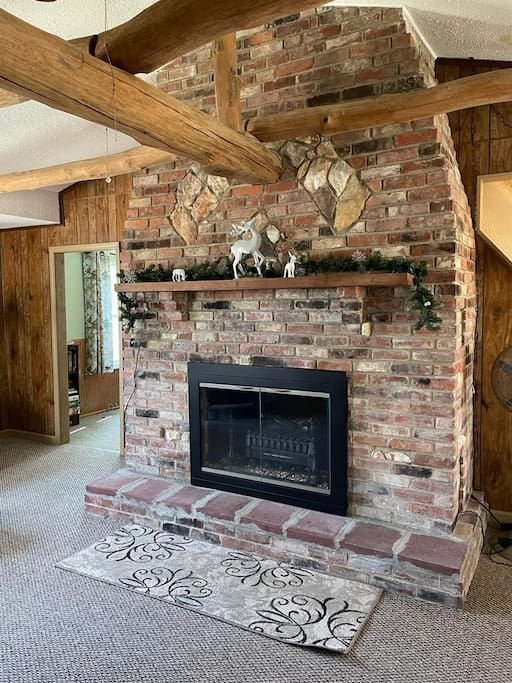 rustic-hogback-lodge-or-nature's-tranquility/