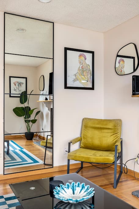 sleek-getaway-or-minutes-to-red-rocks/