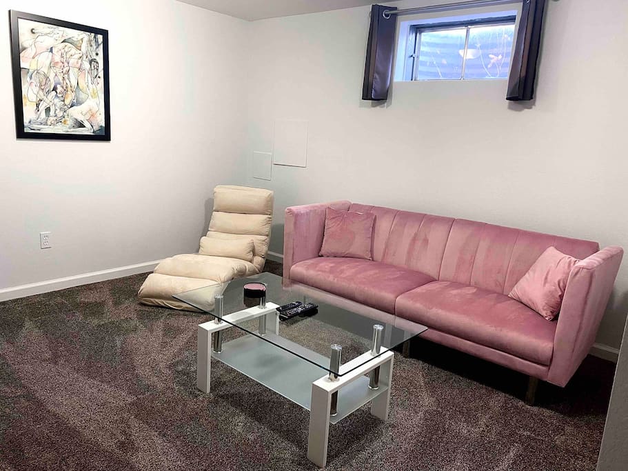 sleek-getaway-or-minutes-to-red-rocks/