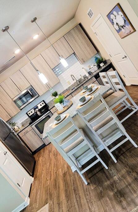 lakeside-bliss-or-near-airport-and-river-city-mp/