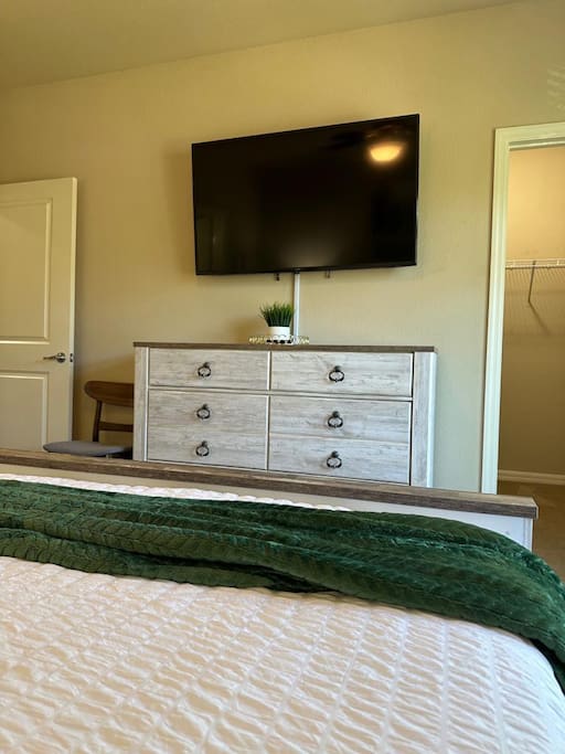 serene-comfort-or-near-airport-and-river-city-mp/