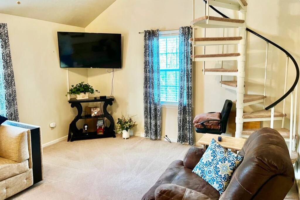 upper-cozy-corner-on-zimmerle/