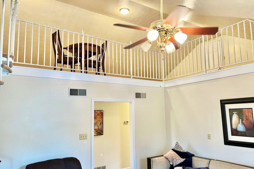 upper-cozy-corner-on-zimmerle/