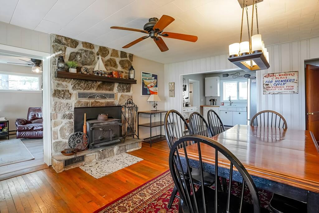 sunset-view:-lakefront-pet-friendly-or-dock/