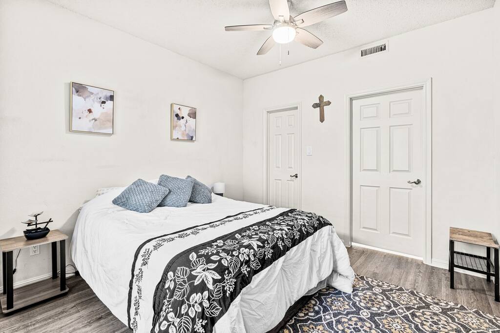 lake-travis-vista:-modern-condo-in-lago-vista/