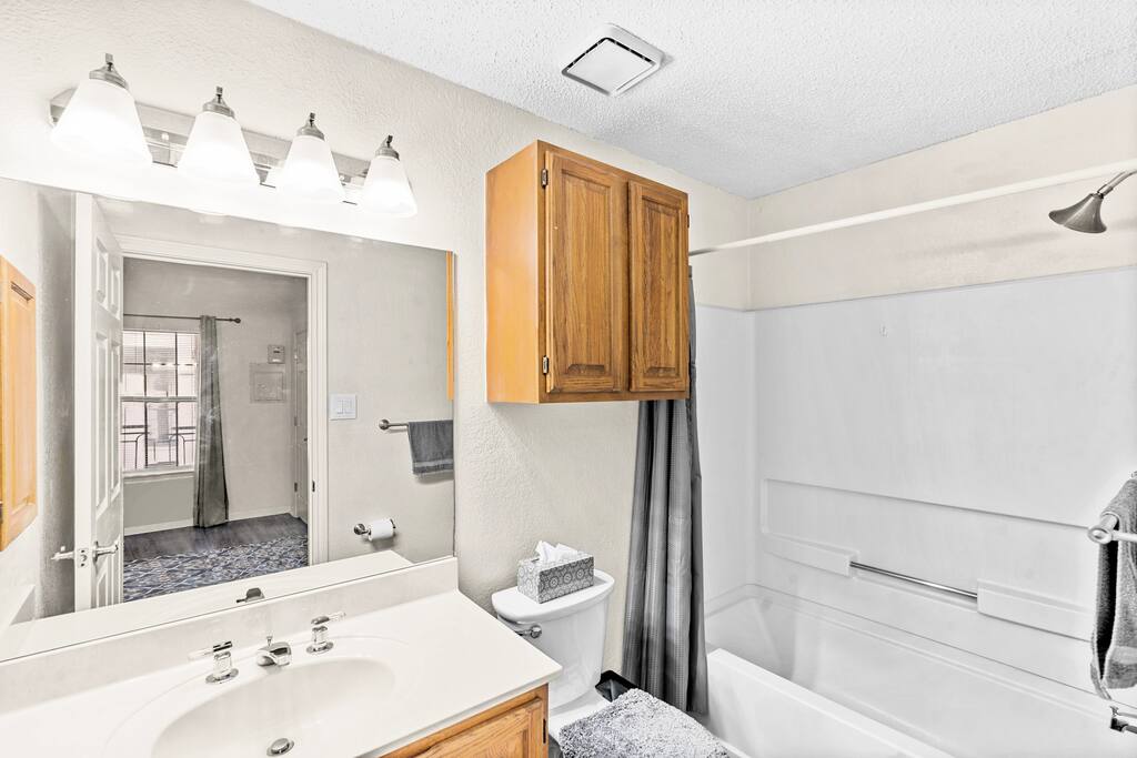 lake-travis-vista:-modern-condo-in-lago-vista/