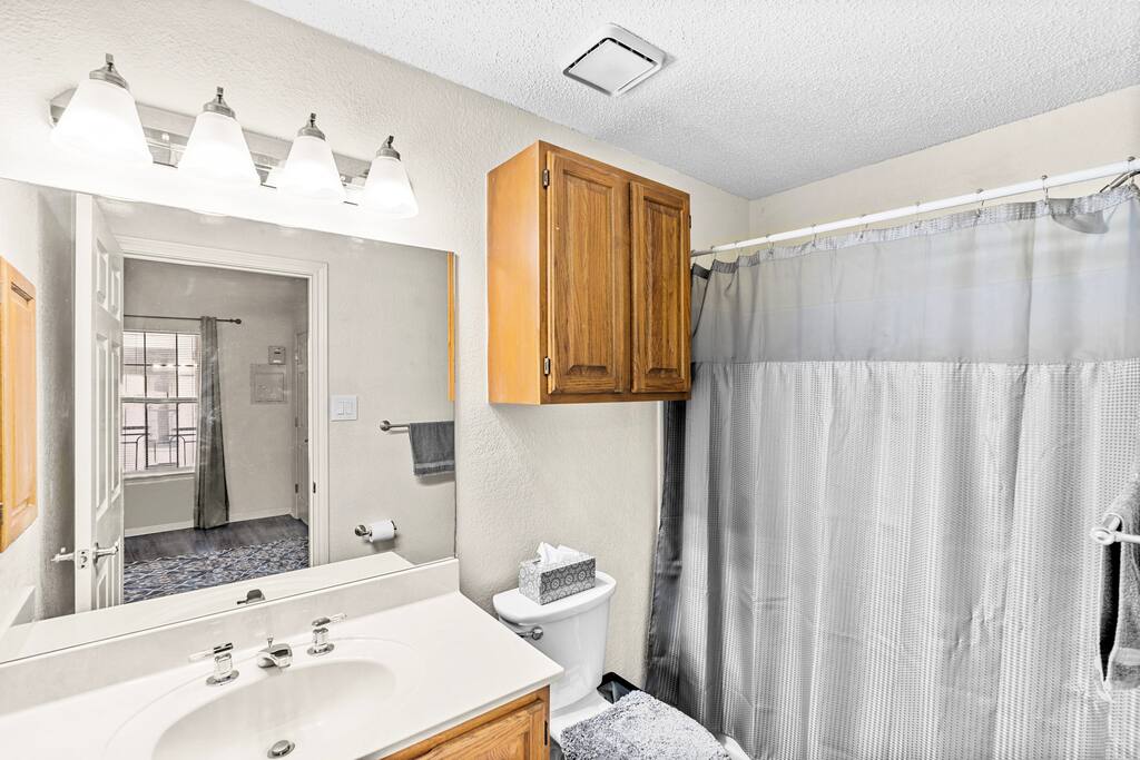 lake-travis-vista:-modern-condo-in-lago-vista/