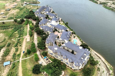 Your lakeside retreat awaits! Enjoy stunning water views, resort-style amenities, and serene nature. Unwind by the pool or explore the beautiful surroundings. Book your escape!

