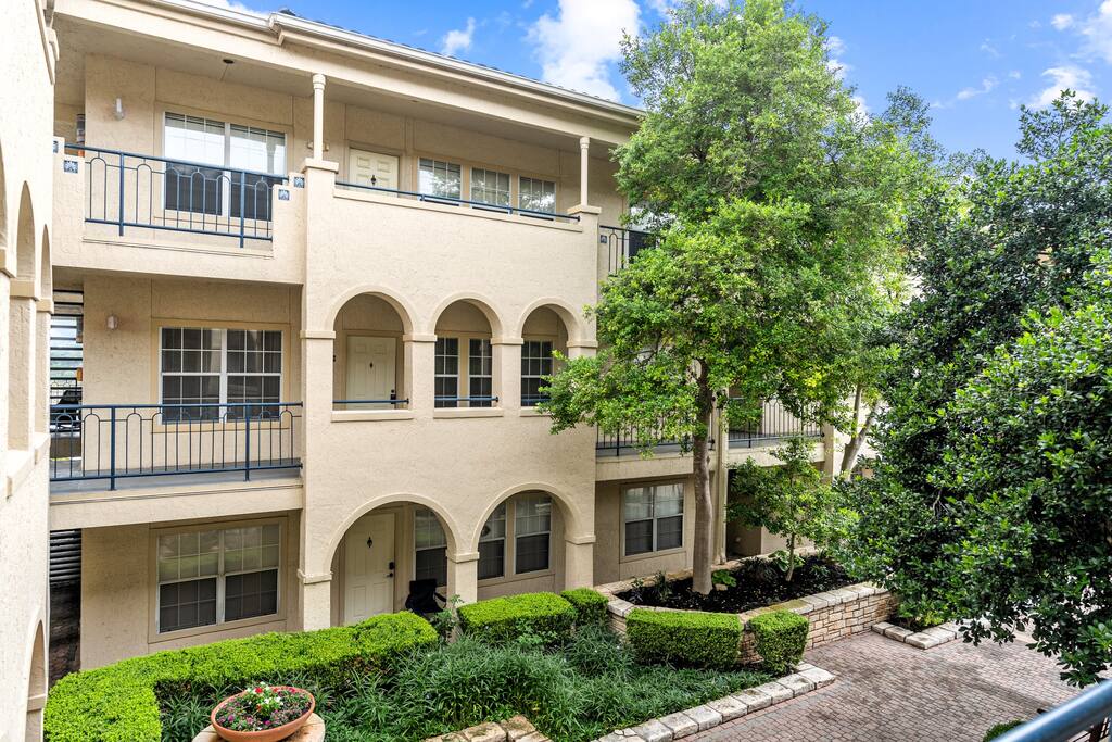 lake-travis-vista:-modern-condo-in-lago-vista/