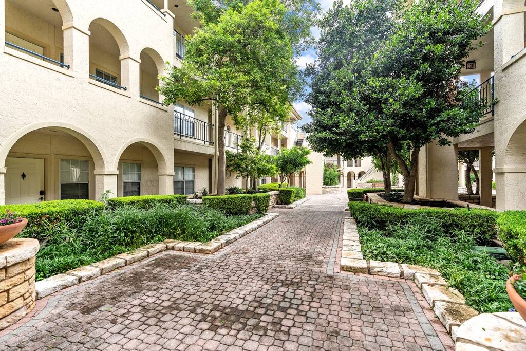 lake-travis-vista:-modern-condo-in-lago-vista/