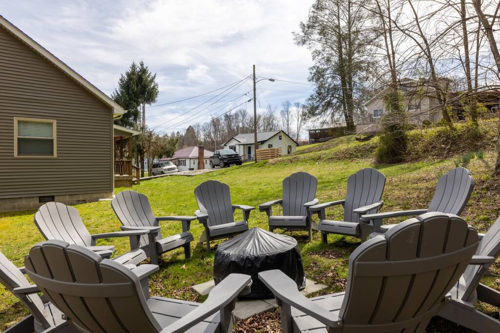 the-family-cabin-or-w-fire-pit/