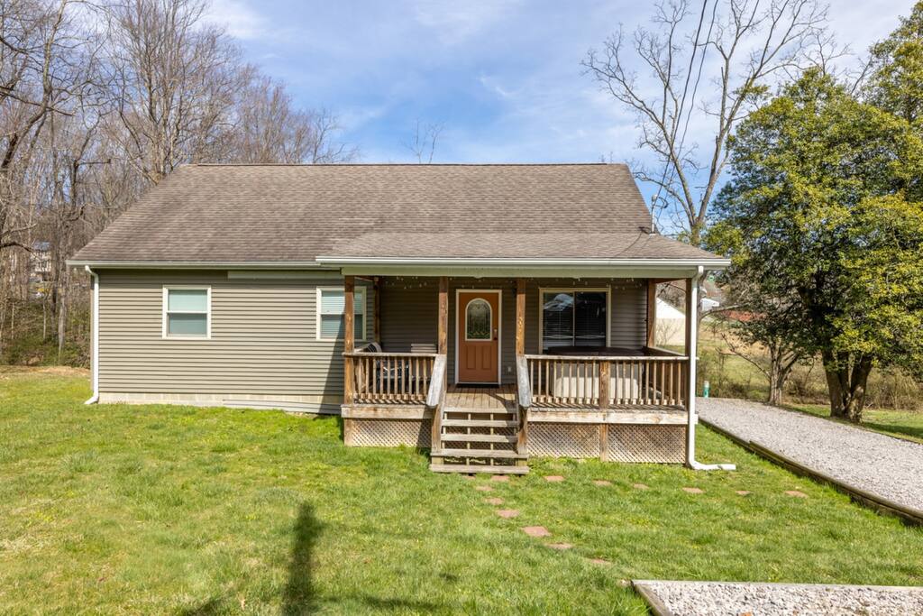 the-family-cabin-or-w-fire-pit/