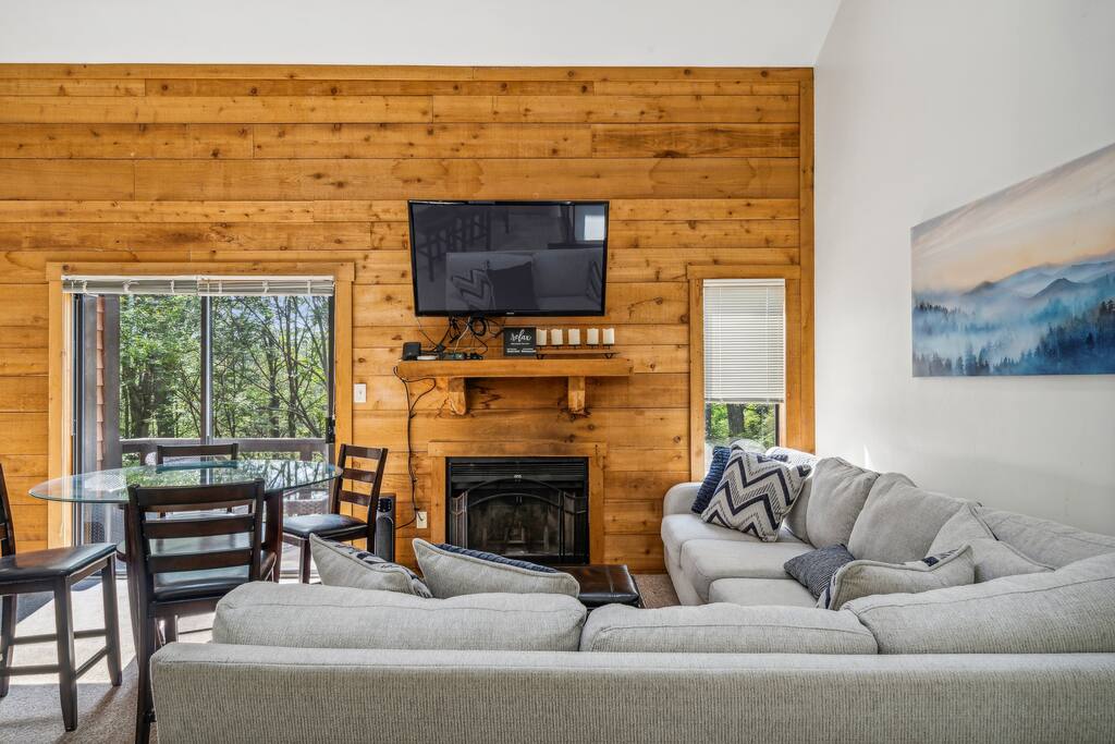 charming-3br-mt-retreat-near-seven-springs/