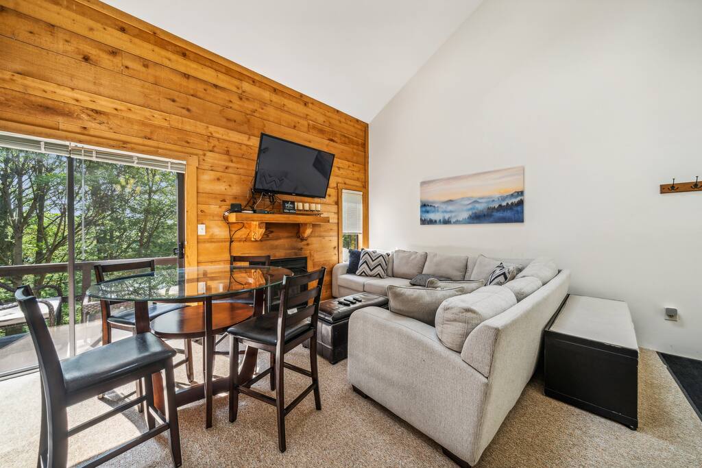 charming-3br-mt-retreat-near-seven-springs/