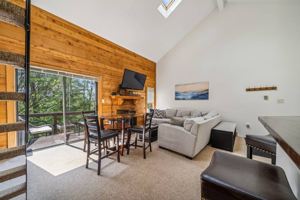 charming-3br-mt-retreat-near-seven-springs/