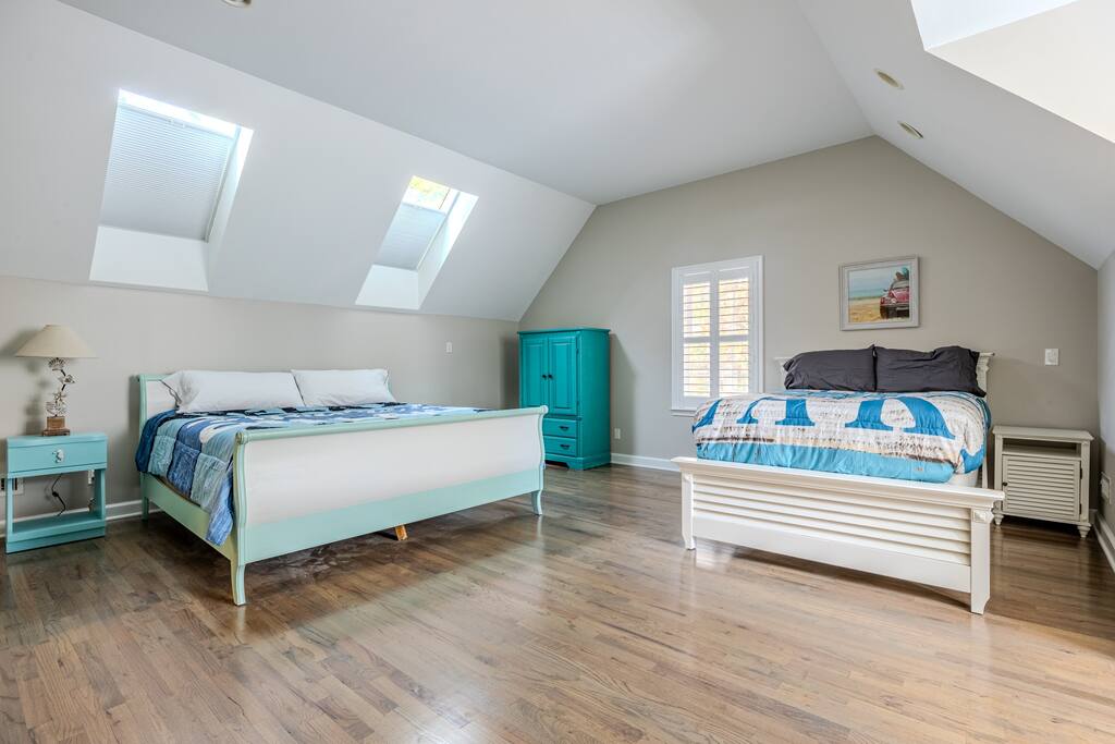 lakeside-escape-quiet-space-w-beautiful-views!/