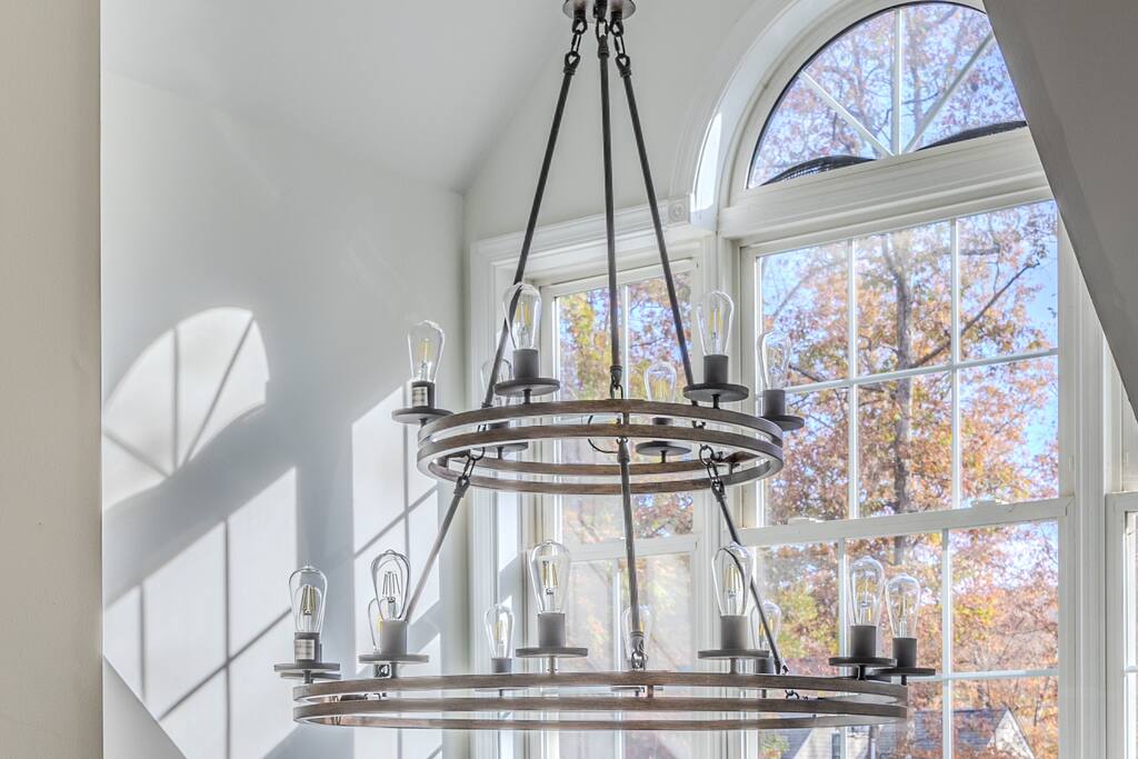 lakeside-escape-quiet-space-w-beautiful-views!/